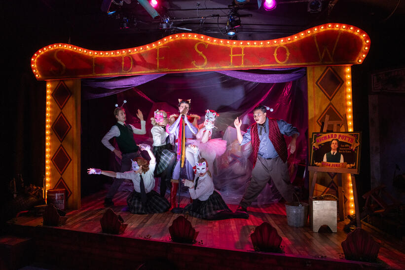 Production Photos: Philip Hamer